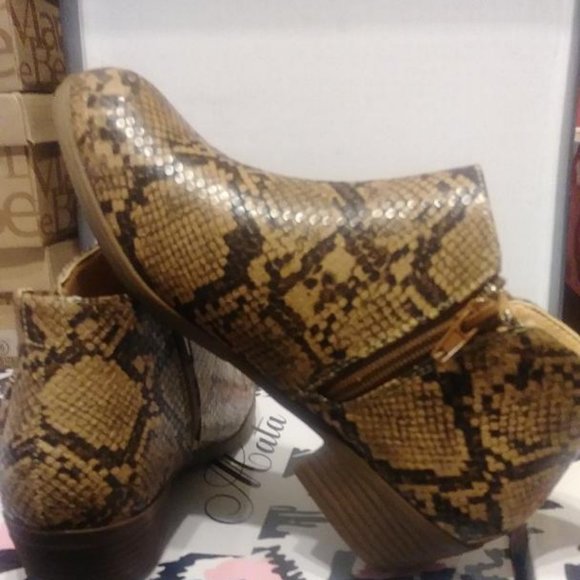 MATA Recall-4 Brown Snake print bootie size 8 - Picture 2 of 4